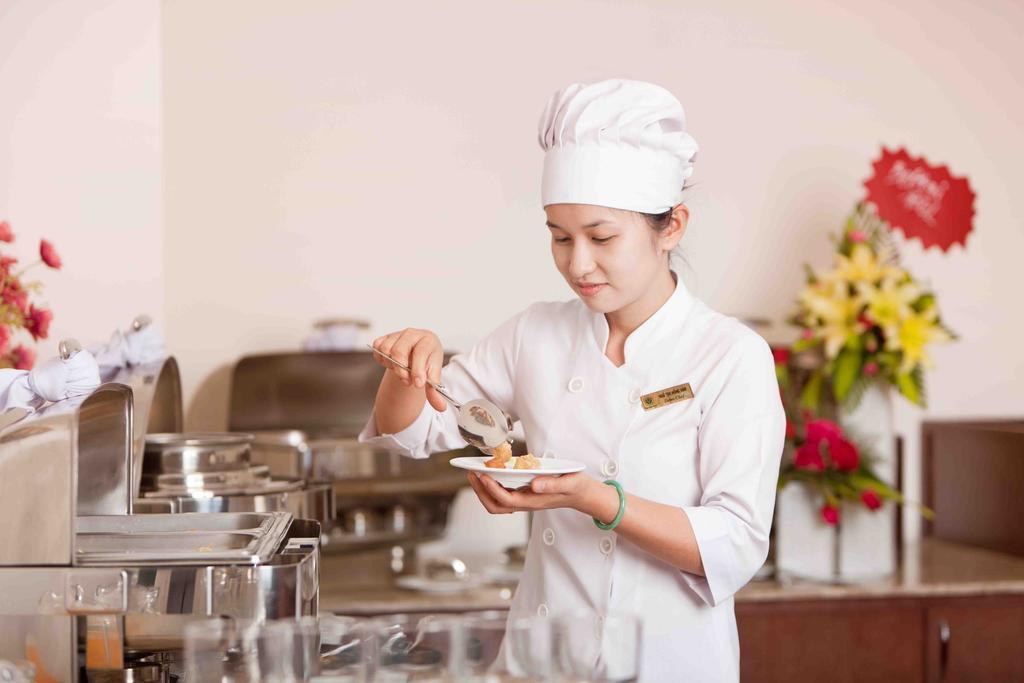 Ttc Hotel - Tan Binh Хошимин Экстерьер фото