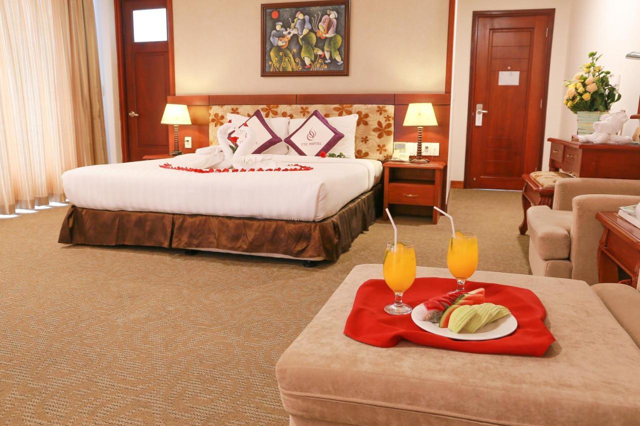 Ttc Hotel - Tan Binh Хошимин Экстерьер фото