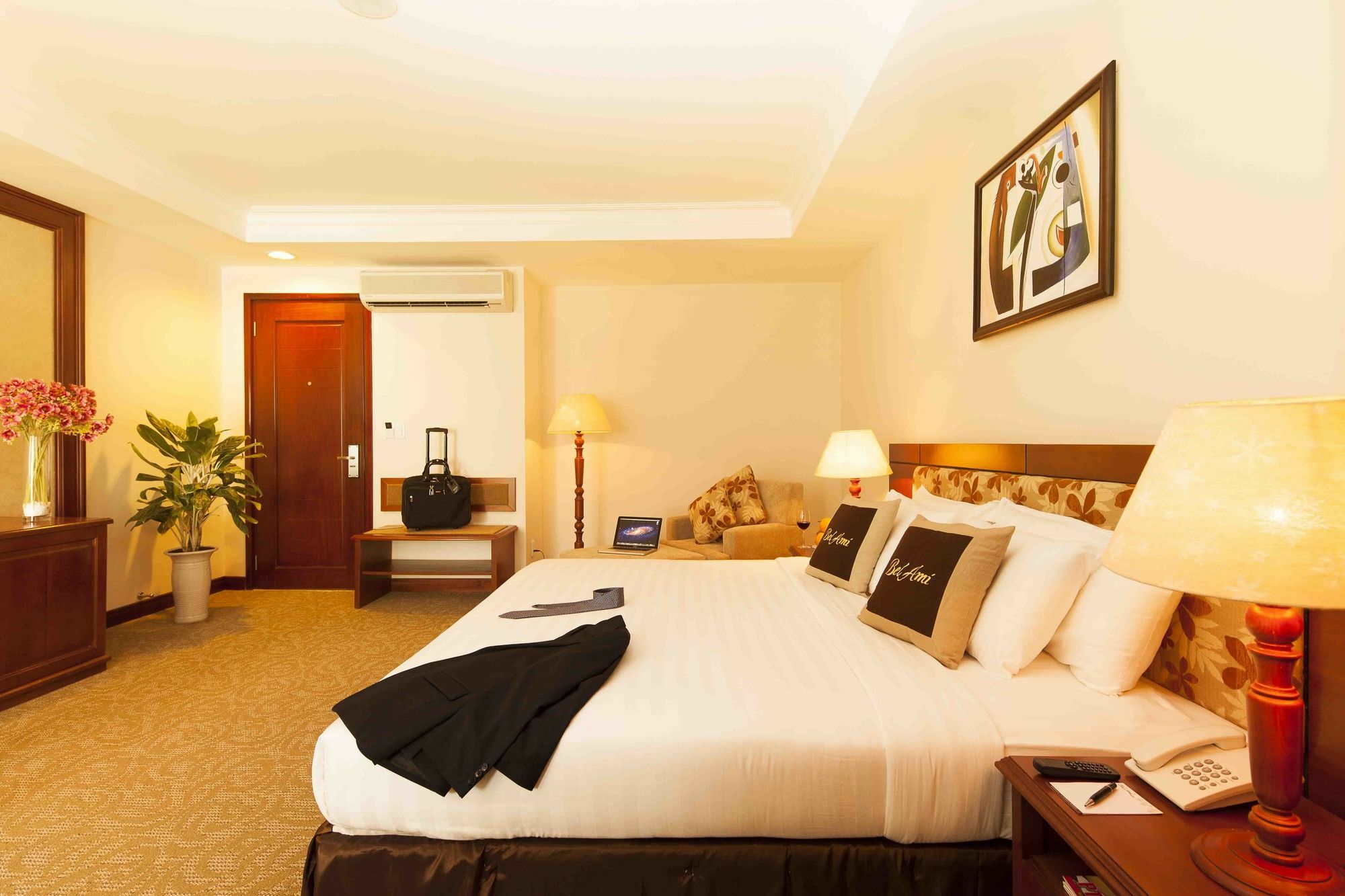 Ttc Hotel - Tan Binh Хошимин Экстерьер фото