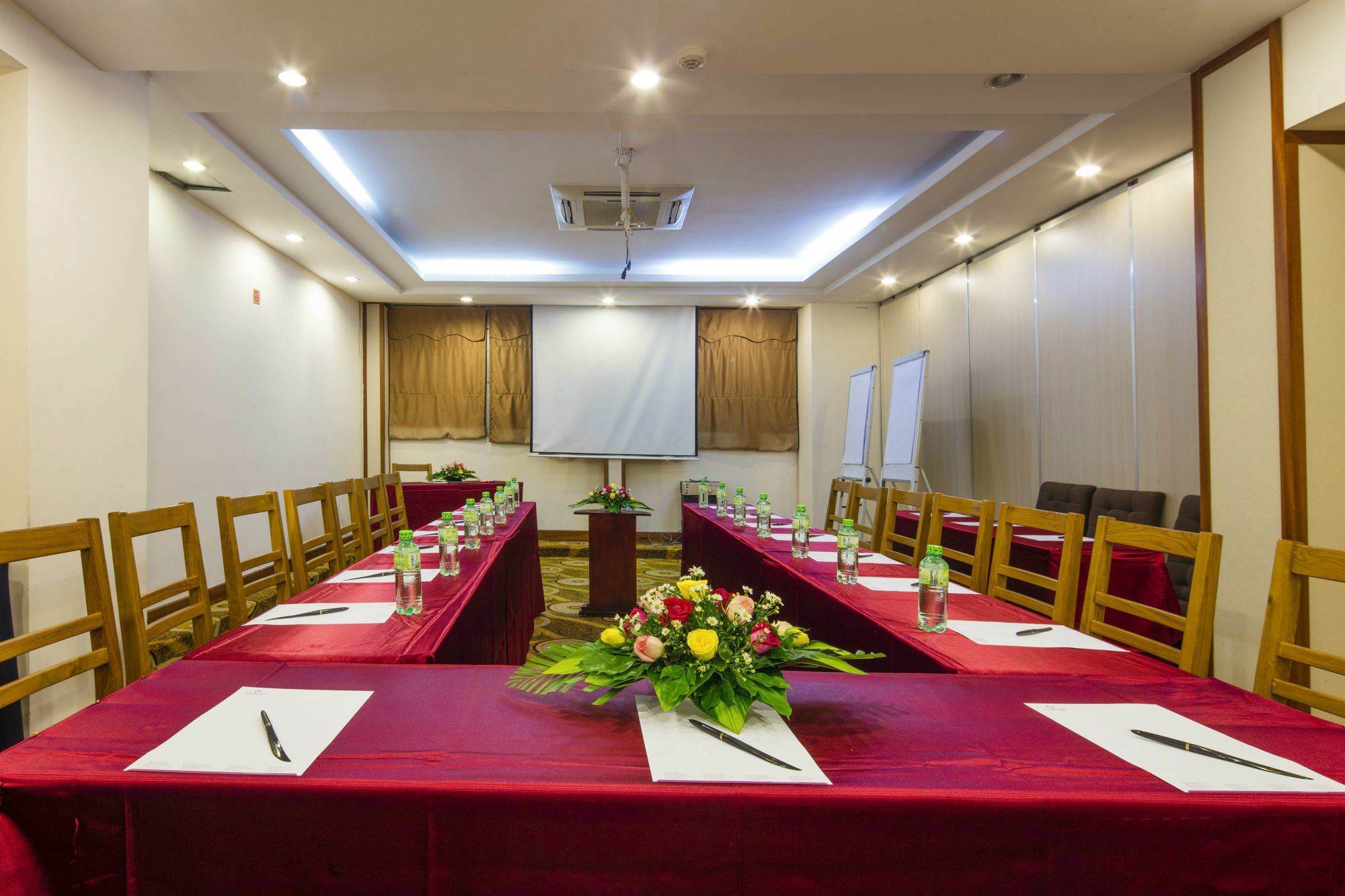 Ttc Hotel - Tan Binh Хошимин Экстерьер фото